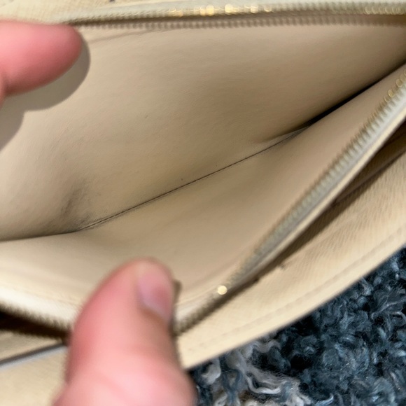 Louis Vuitton Sarah Wallet - Picture 7 of 12